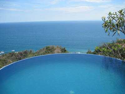 Costa Rica infinity edge pool