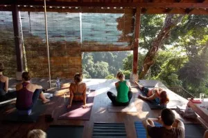 min harmoni - yoga on the main deck